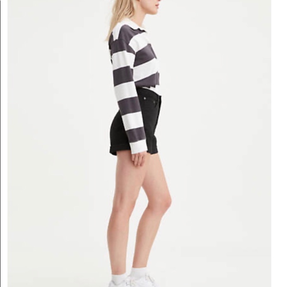 BNWT Levi’s high rise black mom shorts